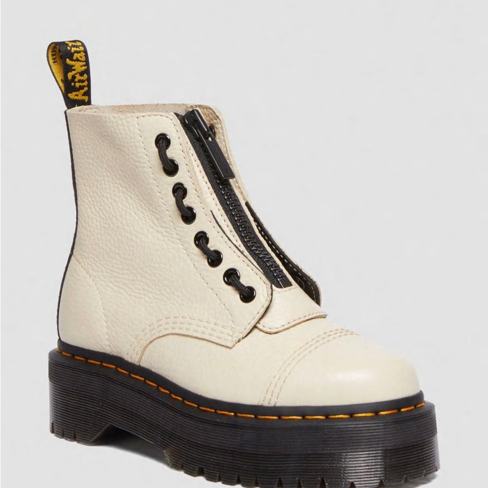 Brand New DR MARTEN SINCLAIR MILLED NAPPA LEATHER PLATFORM BOOTS. Size 5.